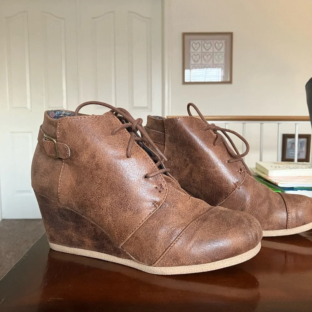 Maurice’s Brown Ankle Boots - Picture 2 of 4